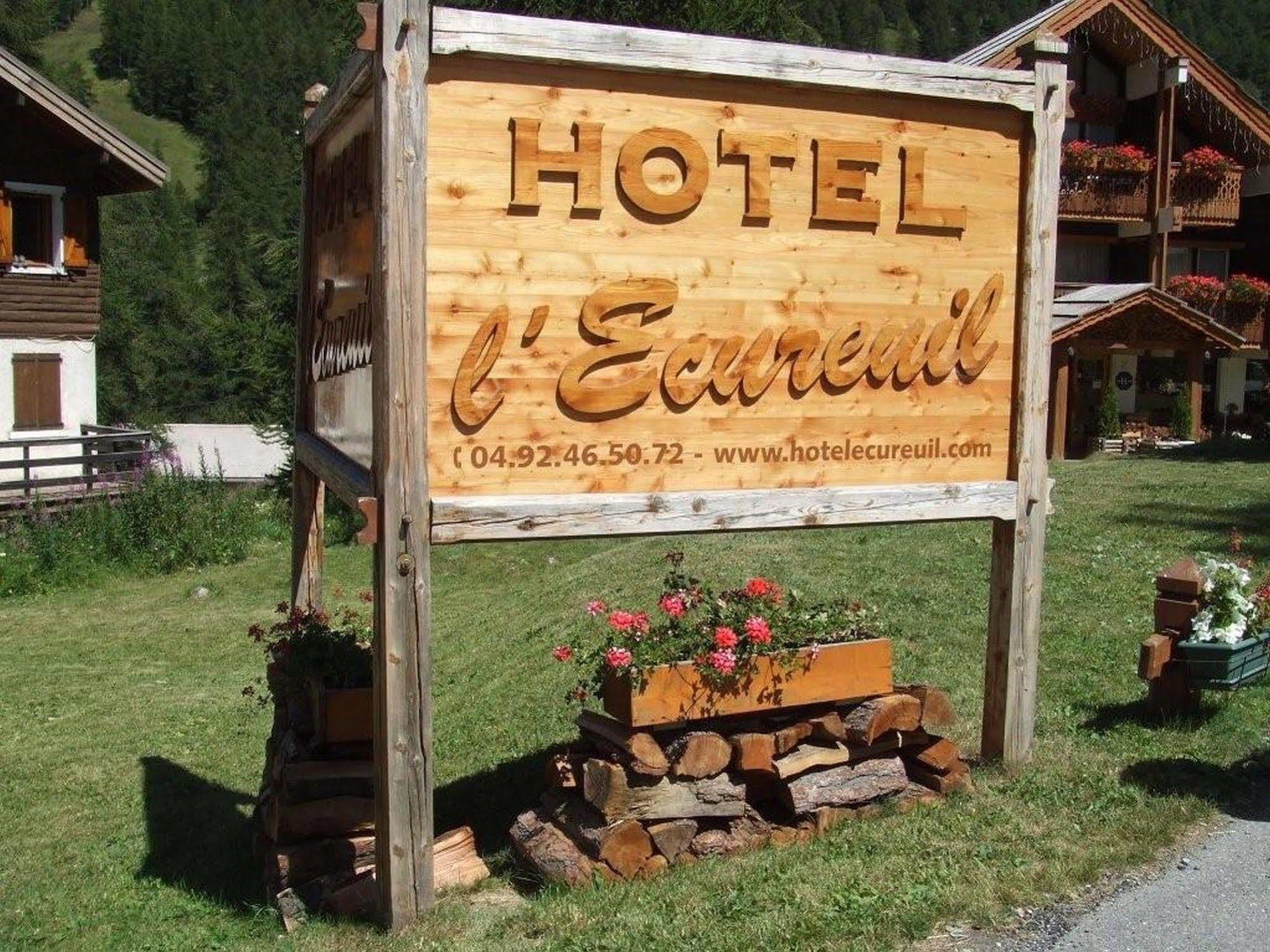 Hotel Ecureuil Vars  Eksteriør billede